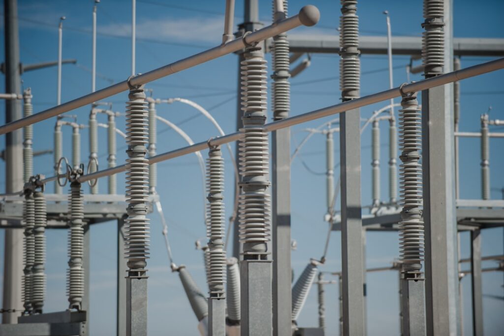 Sustainable Tech Solutions: AI-Driven Smart Grids for Renewable Energy